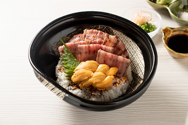 Sea urchin and grilled beef bowl (limited quantity)