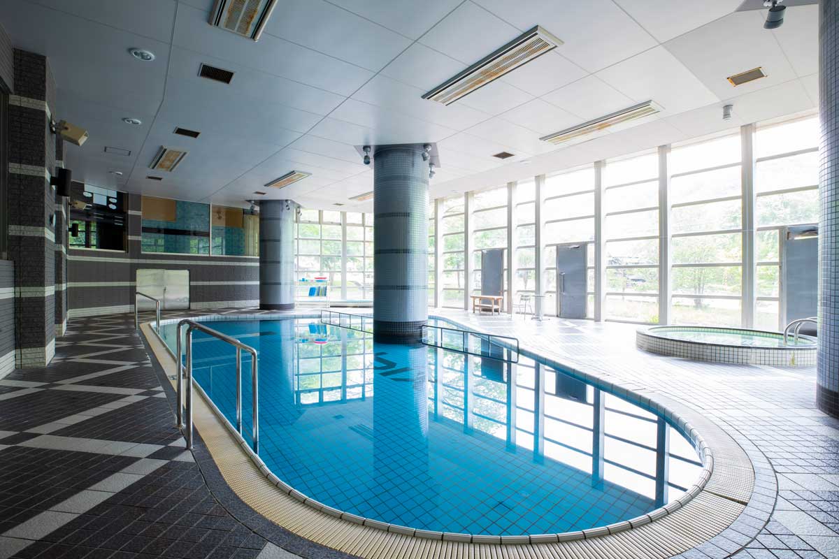 Heated swimming pool