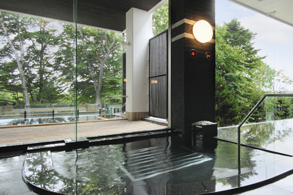 Natural Hot Spring: Skin-Beautifying Bath Kaede Large Public Bath